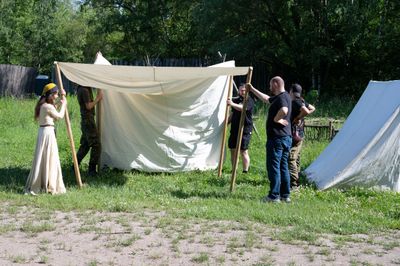 Příběhy z Ravenoru I. – Stíny nad Harmondalem – fotografie 4