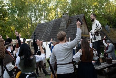 Příběhy z Ravenoru I. – Stíny nad Harmondalem – fotografie 35