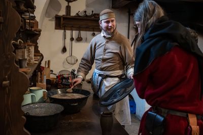 Příběhy z Ravenoru II. – Pod střechou hostince – fotografie 73