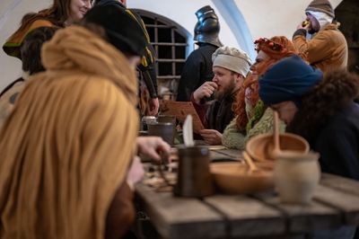 Příběhy z Ravenoru II. – Pod střechou hostince – fotografie 76