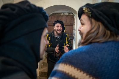 Příběhy z Ravenoru II. – Pod střechou hostince – fotografie 78
