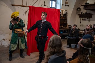 Příběhy z Ravenoru II. – Pod střechou hostince – fotografie 113