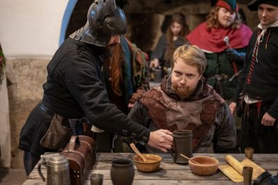 Příběhy z Ravenoru II. – Pod střechou hostince – fotografie 131