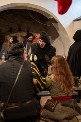 Příběhy z Ravenoru II. – Pod střechou hostince – fotografie 141