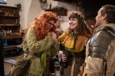 Příběhy z Ravenoru II. – Pod střechou hostince – fotografie 148