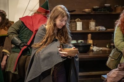 Příběhy z Ravenoru II. – Pod střechou hostince – fotografie 176
